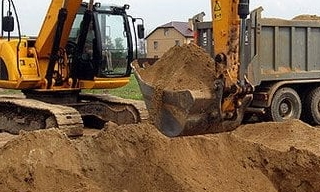 Выкопать яму экскаватором в Новоуральске от 931 руб. - 2Землекопа-Нву 